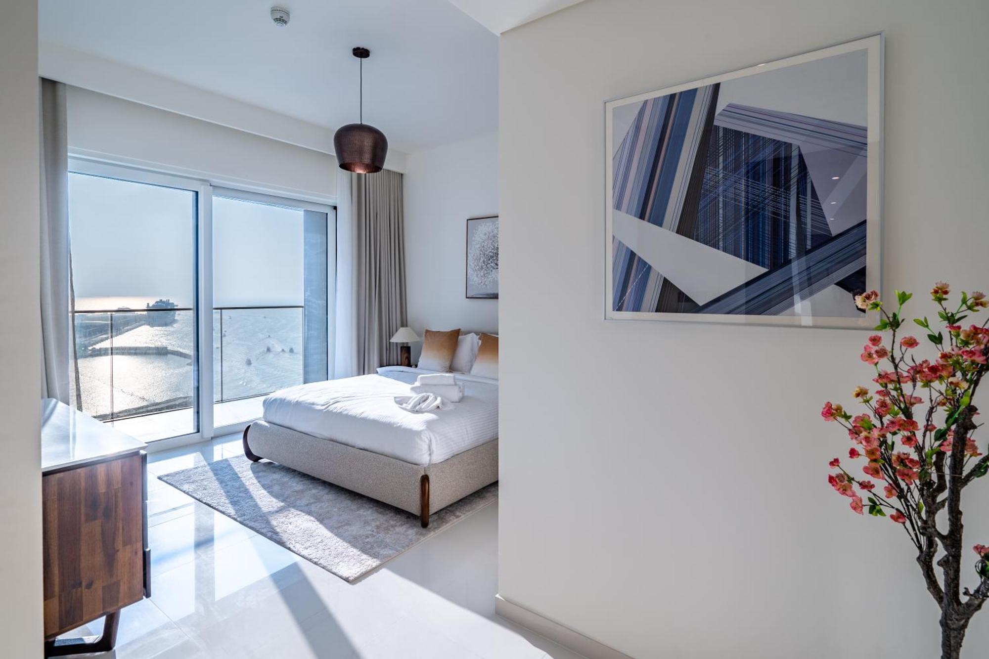 Homes Beyond I Stunning Oceanfront 2 Bedroom Appartement *